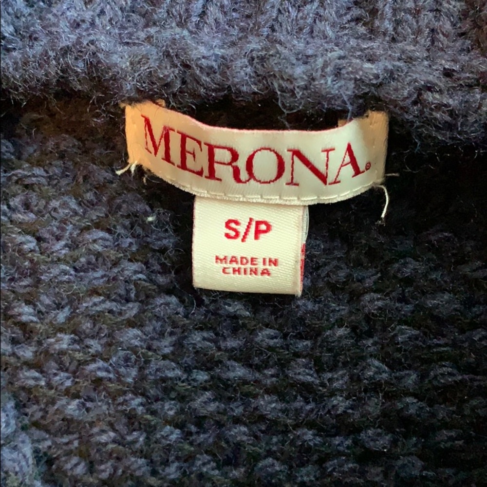 sweater - Picture 4 of 6